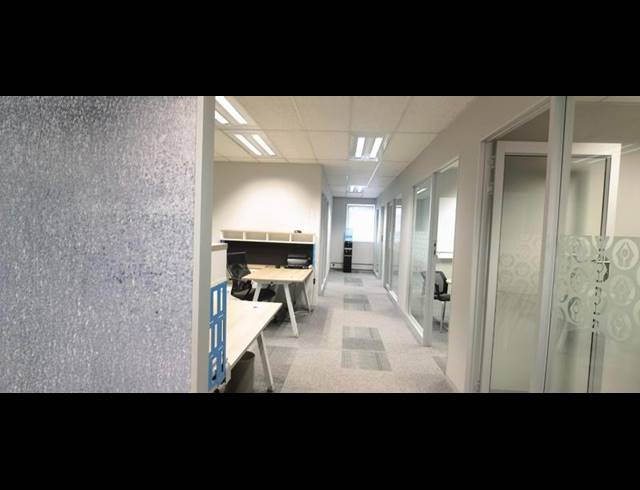 BUSINESS PROPERTY TO RENT IN LYNNWOOD MANOR